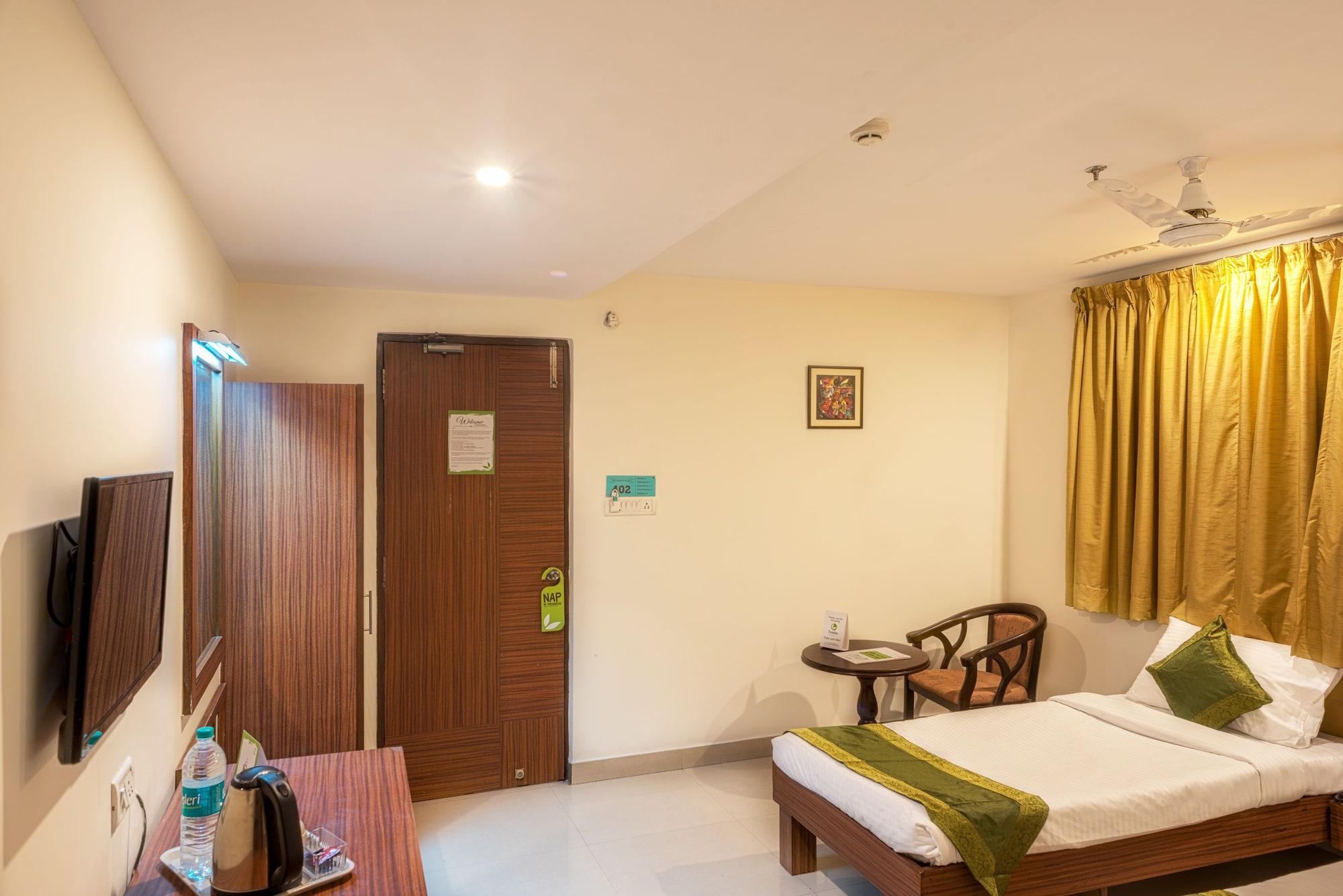 Treebo Trend Grand Plaza Nampally Hyderabad Esterno foto