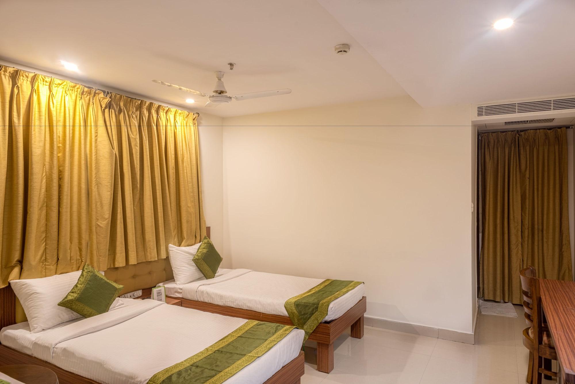 Treebo Trend Grand Plaza Nampally Hyderabad Esterno foto