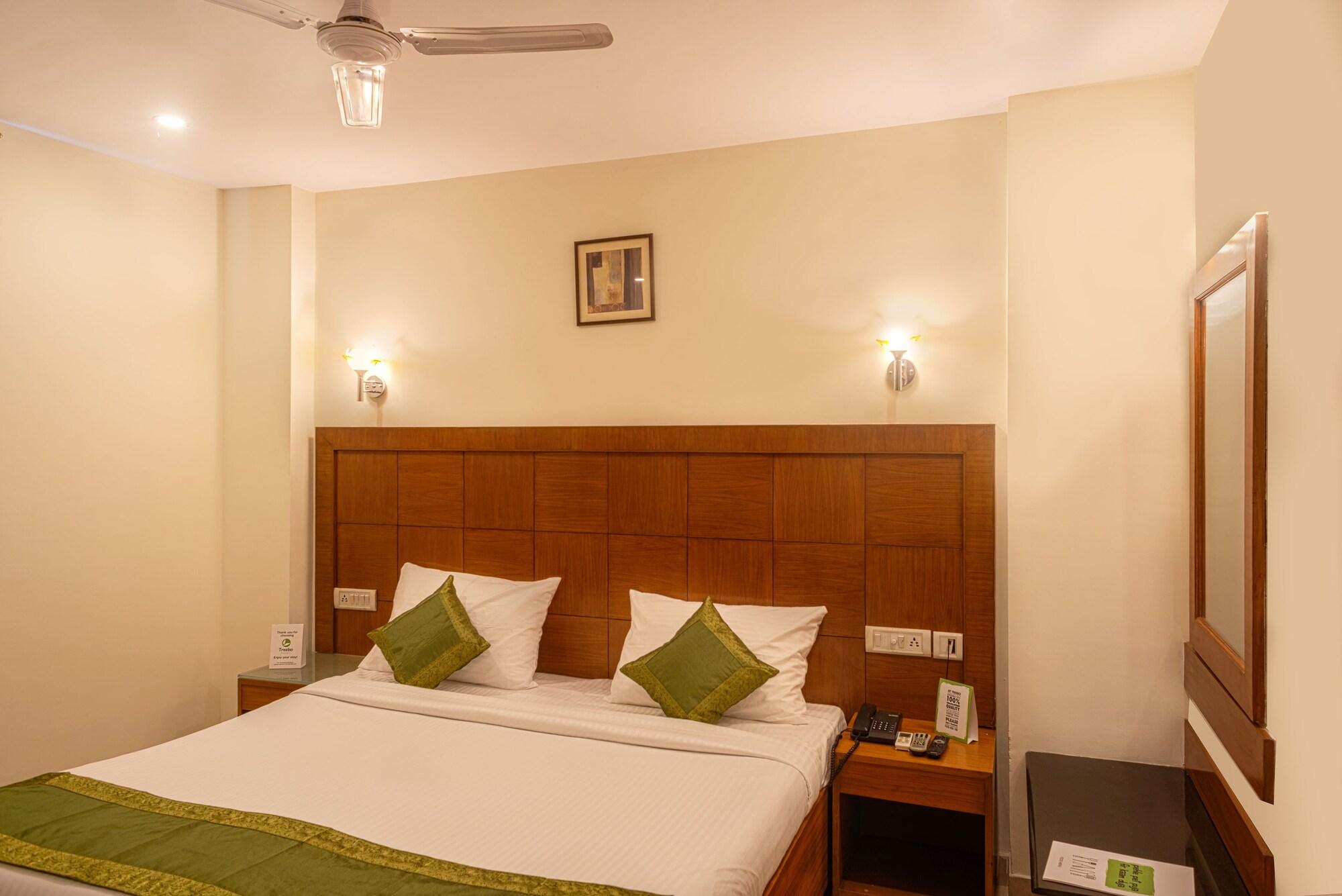 Treebo Trend Grand Plaza Nampally Hyderabad Esterno foto