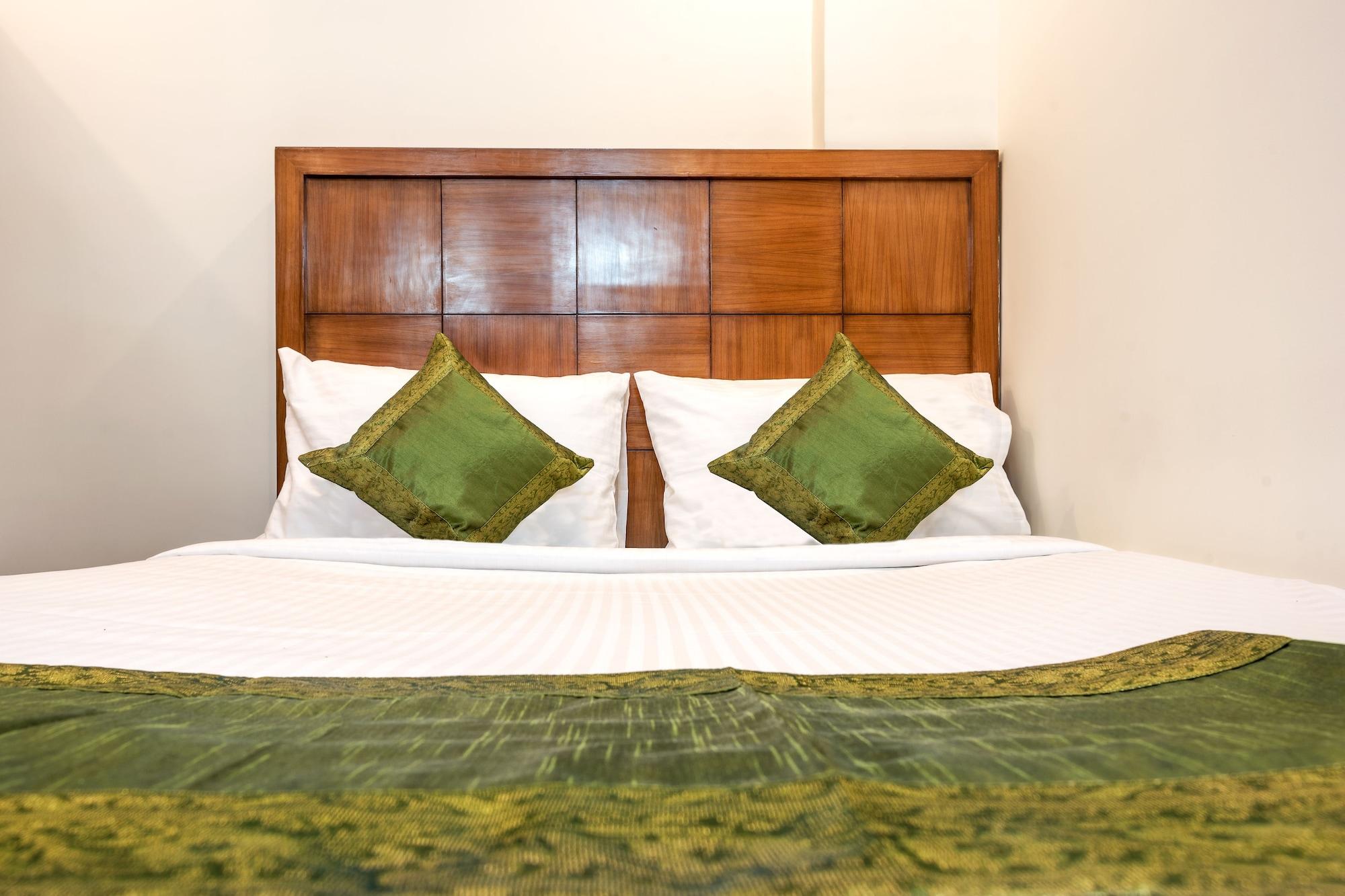 Treebo Trend Grand Plaza Nampally Hyderabad Esterno foto