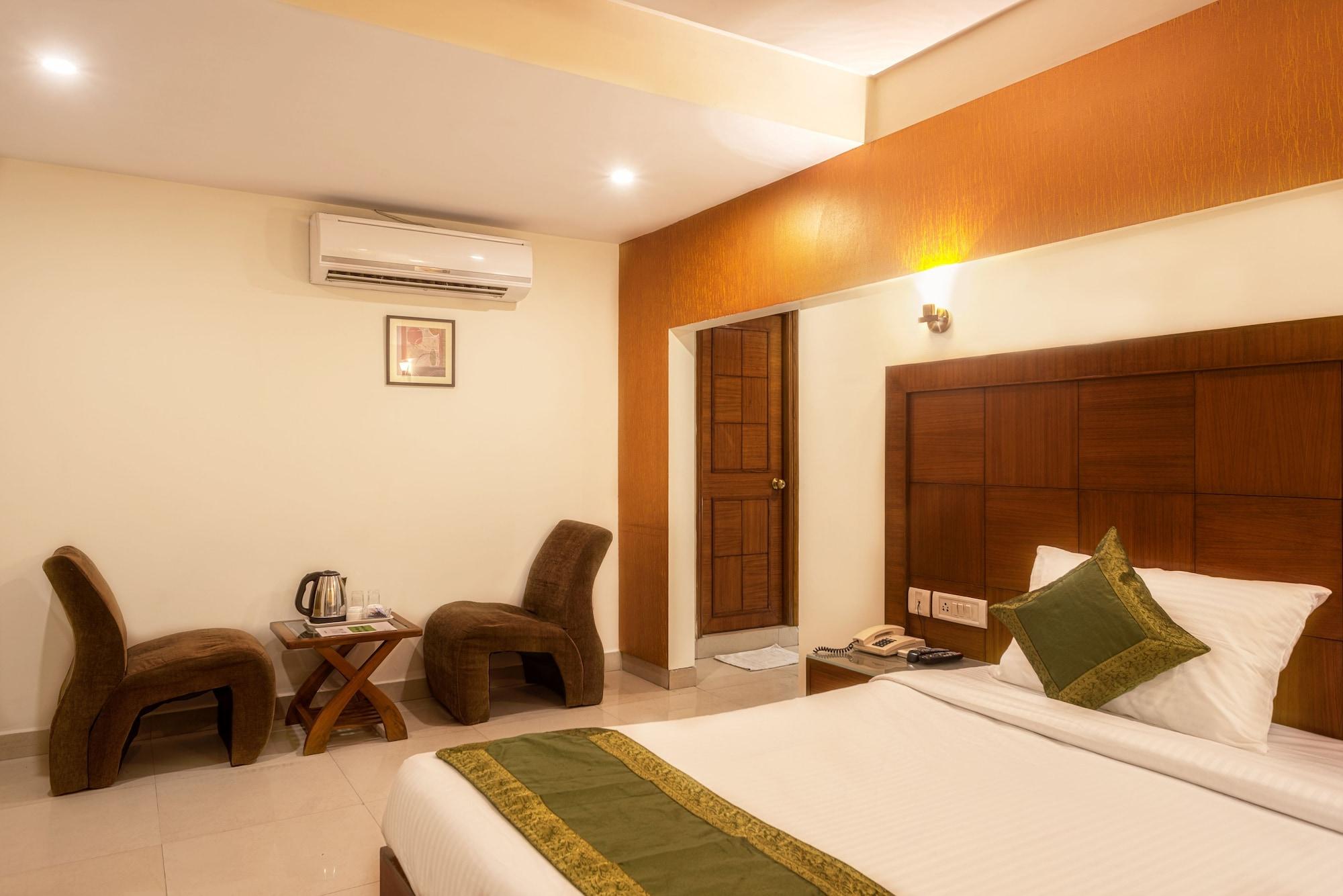 Treebo Trend Grand Plaza Nampally Hyderabad Esterno foto