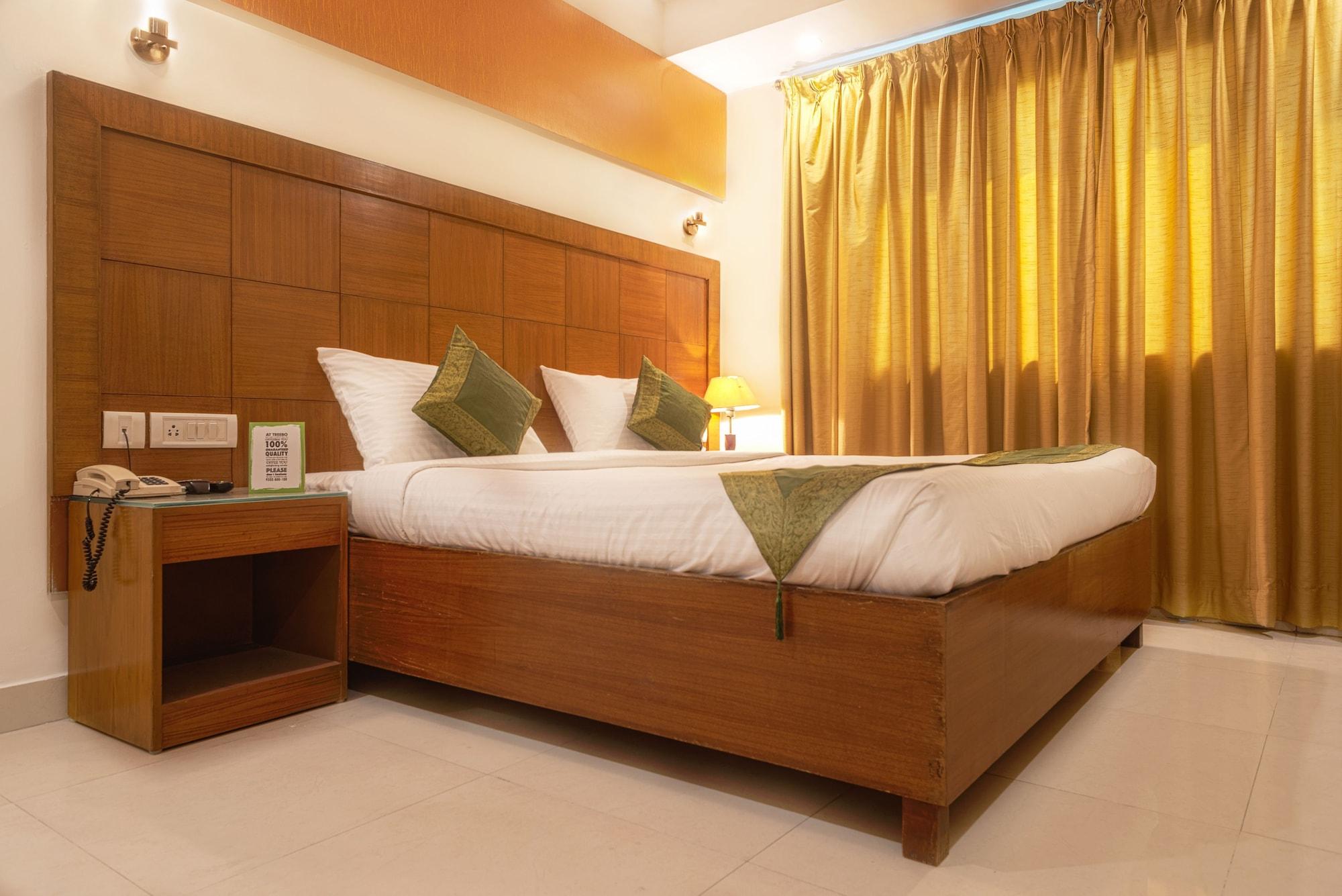 Treebo Trend Grand Plaza Nampally Hyderabad Esterno foto
