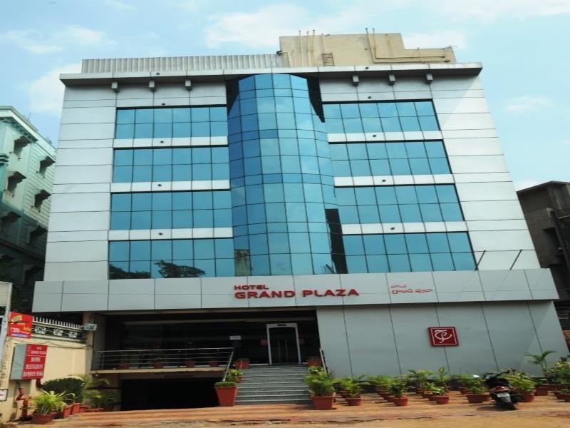 Treebo Trend Grand Plaza Nampally Hyderabad Esterno foto