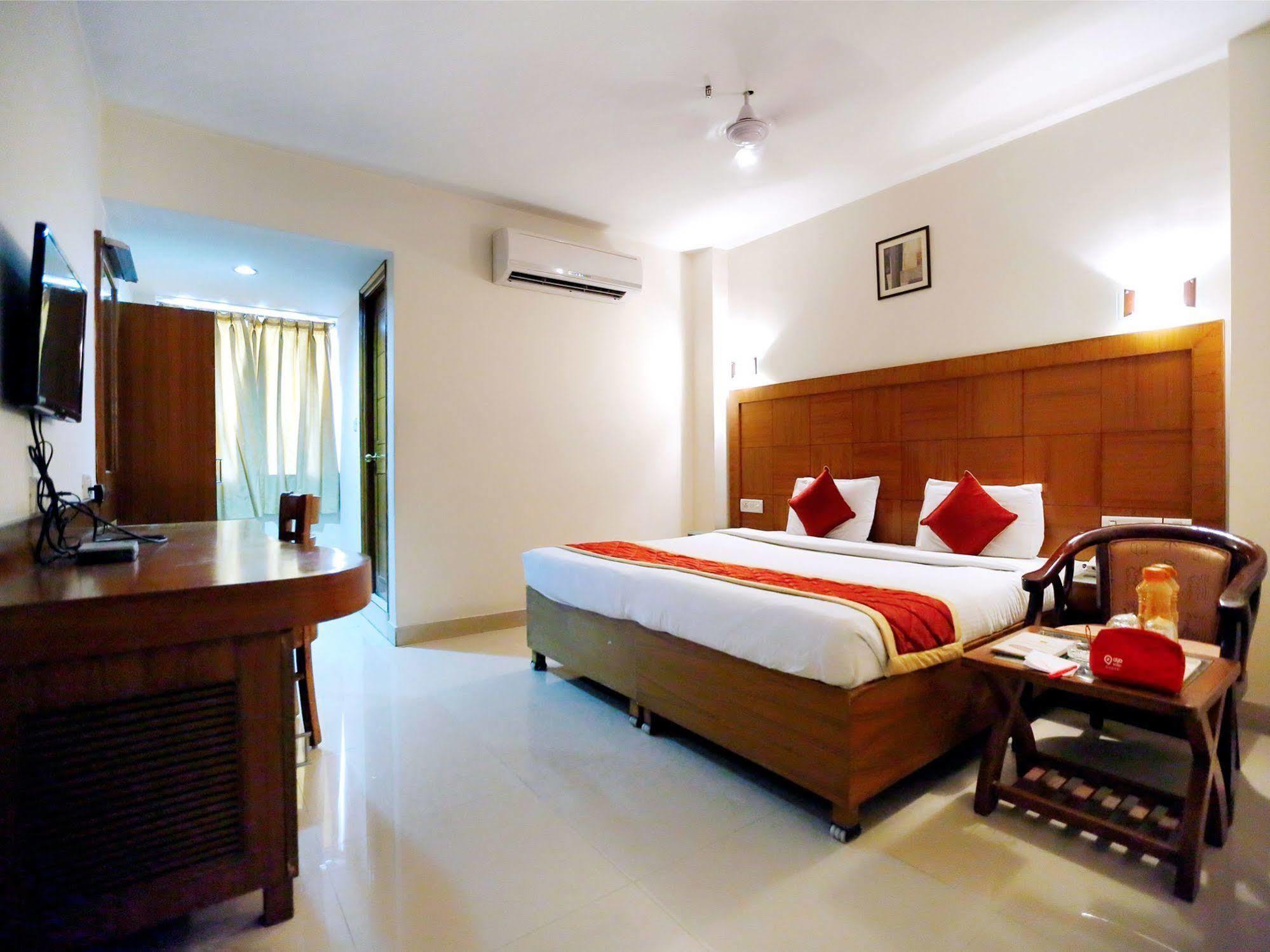 Treebo Trend Grand Plaza Nampally Hyderabad Esterno foto